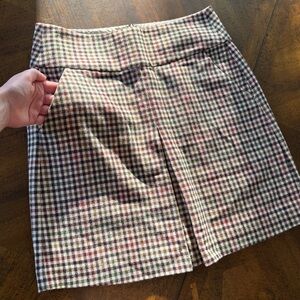 Banana Republic Plaid Mini Skirt with Front Slit & Pockets - Size 4